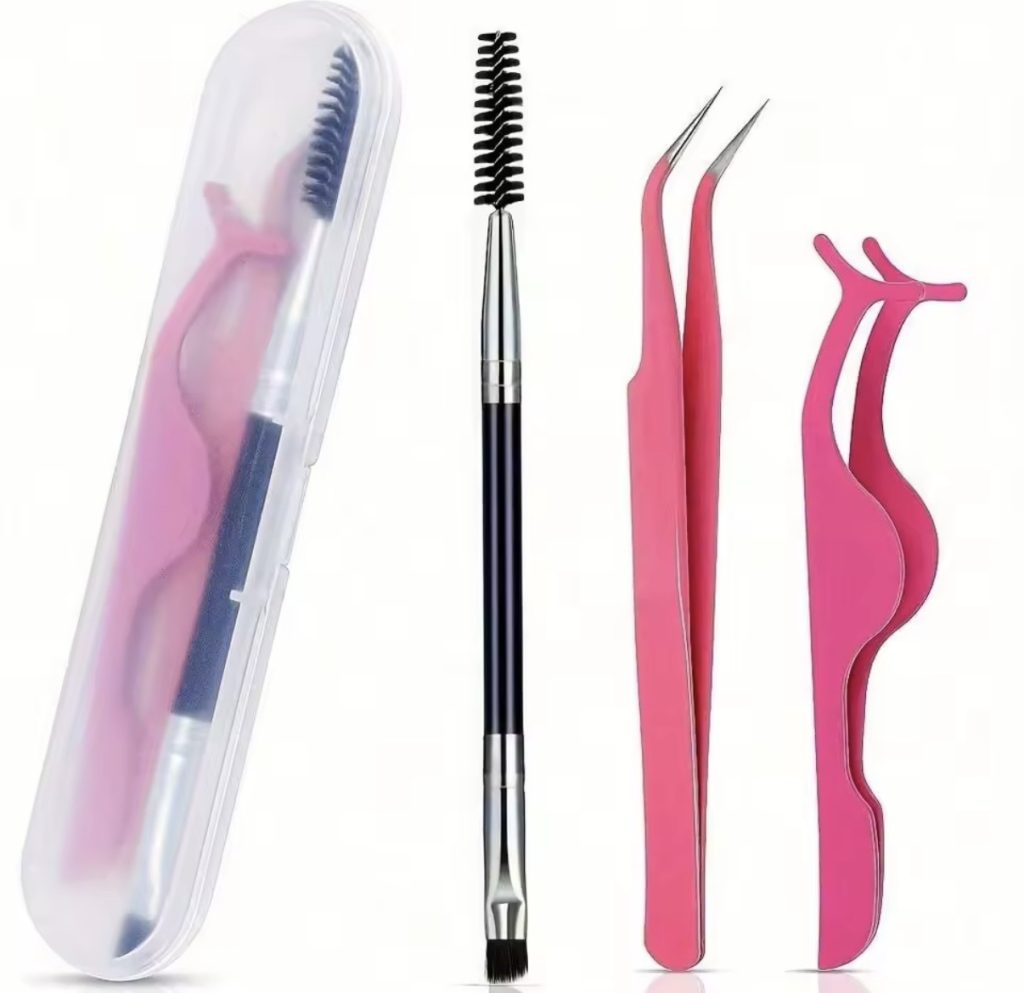 Набір пінцетів для накладних вій у пластиковому футлярі.